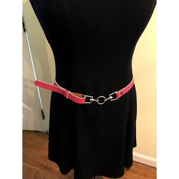 GAP Skinny Pink Belt with sweet toggle end - Picture 1 of 6